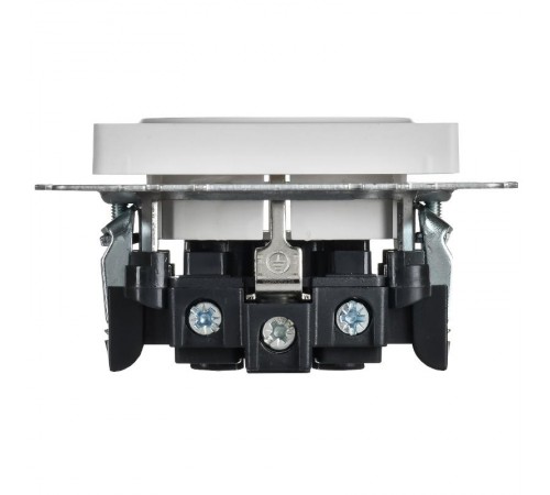 BRITE Розетка 1-местная с заземлением с защитными шторками 16А РС14-1-0-БрАБ арктический белый   BR-R14-16-K91  IEK