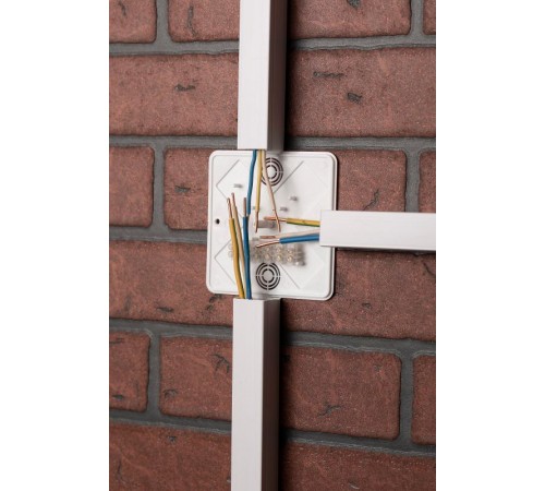 Коробка распределительная КМР-030-032кг наружная (100х100х25) белая с клеммником EKF PROxima  plc-kmr-030-032kg  EKF