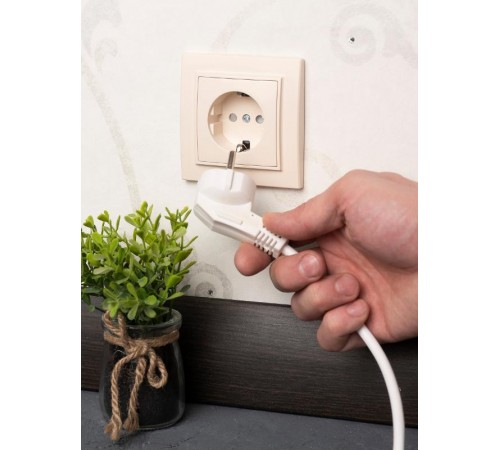 Розетка 1-мест. СП с/з 16А бежевый с защ. штор. Минск EKFERR16-028-200EKF