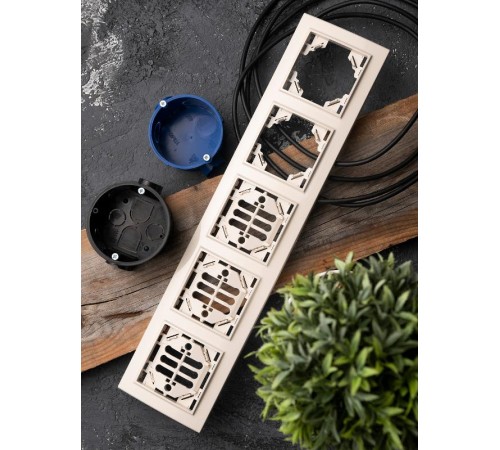 Рамка 5-местная горизонтальная бежевый Минск EKFERM-G-305-20EKF