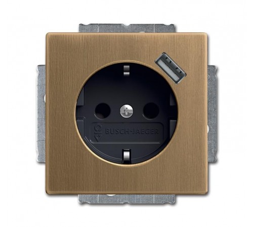 Розетка Schuko с устройством зарядным USB, 20 EUCBUSB-82-500, 16А, 700 мА, безвинтовые клеммы, защитные шторки  2011-0-6246   2CKA002011A6246  ABB