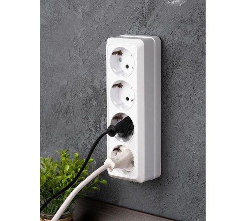 Рим Розетка 4-местная 16А с заземлением белая EKF  ENR16-328-10  EKF