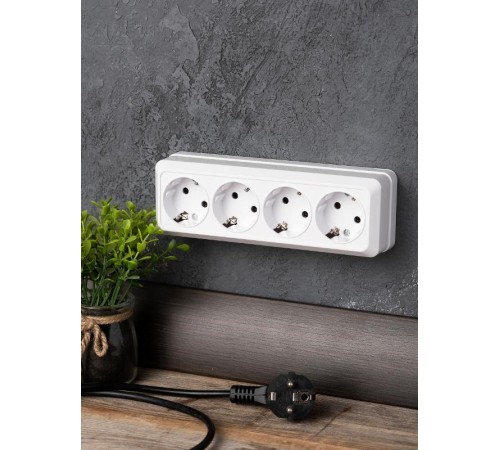 Рим Розетка 4-местная 16А с заземлением белая EKF  ENR16-328-10  EKF