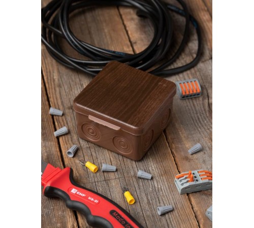 Коробка распределительная КМР-030-035 пылевлагозащищенная без мембранных вводов (80х80х50) тёмное дерево EKF PROxima  plc-kmr-030-035-t  EKF