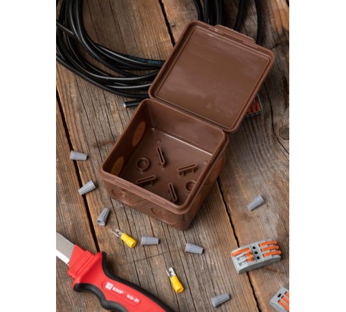 Коробка распределительная КМР-030-035 пылевлагозащищенная без мембранных вводов (80х80х50) тёмное дерево EKF PROxima  plc-kmr-030-035-t  EKF