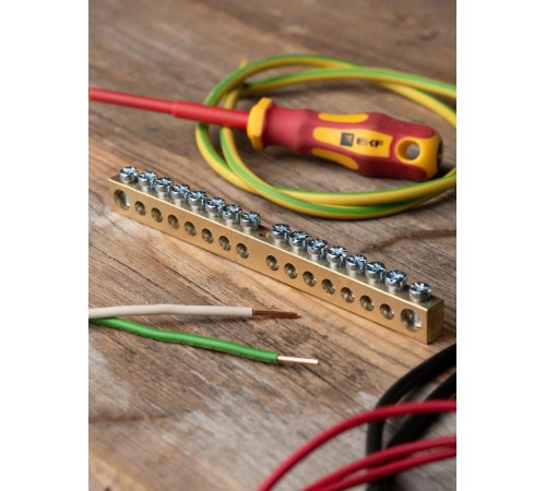 Шина PEN "ноль-земля" (8х12мм) 16 отверстий латунь крепеж по центру EKF PROxima  sn0-125-16-c  EKF