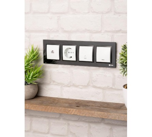 Минск Рамка 4-местная стеклянная черная Basic  ERM-G-404-70  EKF