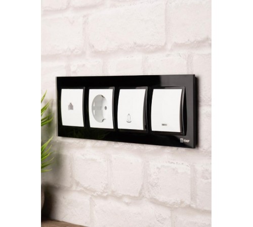 Минск Рамка 4-местная стеклянная черная Basic  ERM-G-404-70  EKF