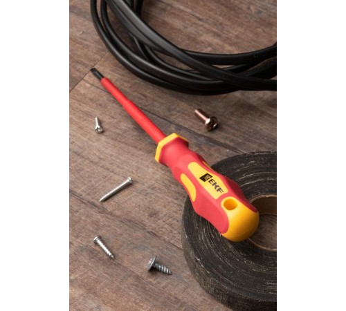 Отвертка Master SL4x100 мм 1000В EKF Basicsl-4-100-mas-inEKF
