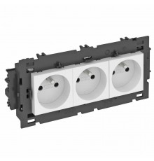 Розетка тройная 0° Modul45connect франц. стандарт, 250 В, 16A (белый) (STD-F0C8 RW3)  6120642  OBO Bettermann