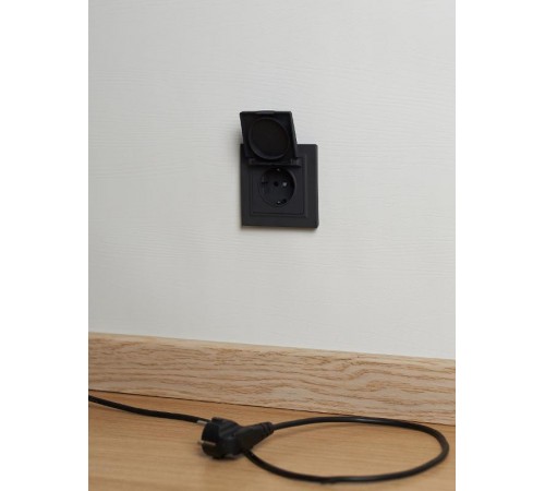 BRITE Розетка с заземлением со шторками с крышкой 16А IP44 РСбш10-3-44-БрГ графит   BR-R16-16-44-K53  IEK