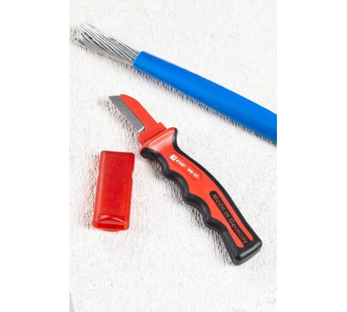 Нож для снятия изоляции с частично изолированным лезвием 1000V WS-33 EKF Professional  ws-33  EKF