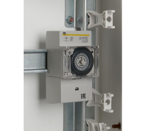 Таймер ТЭМ181 аналоговый 16А 230В на DIN-рейку   MTA20-16  IEK