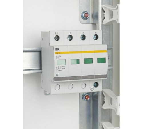 Ограничитель импульсного перенапряжения ОПС1-C 4Р In=20kA Un=400B Im=40kA  MOP20-4-C  IEK