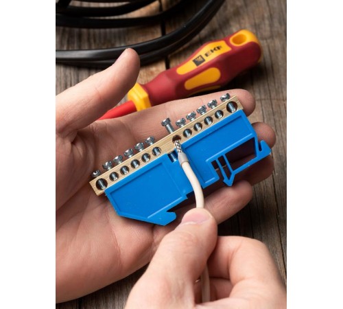 Шина "0" N 63.12 изолятор на DIN-рейку (латунь) EKF PROxima  sn0-63-12-d  EKF