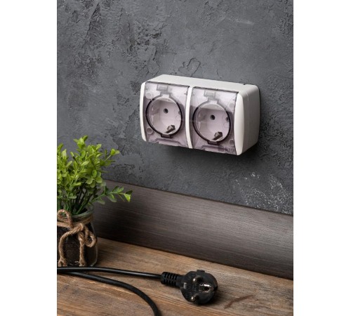 Владивосток Розетка 2-местная 16А с заземлением с прозрачной крышкой IP54  EQR16-129-30-54-T  EKF