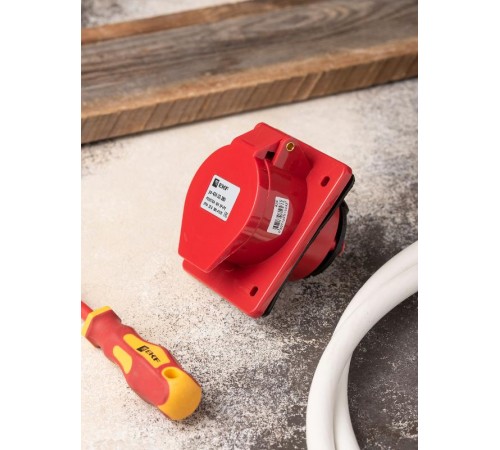 Розетка стационарная внутренняя 424 3Р+РЕ 32А 380В IP44 EKF PROxima  ps-424-32-380  EKF