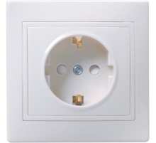 КВАРТА Белый Розетка 1-местная с заземлением со шторками 16А РСш10-3-КБ  ERK11-K01-16-DM  GENERICA