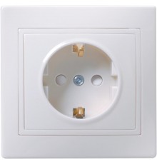 КВАРТА Белый Розетка 1-местная с заземлением со шторками 16А РСш10-3-КБ  ERK11-K01-16-DM  GENERICA