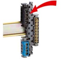 Универсальное основание колодок - для установки клеммных колодок любого типа  004811  Legrand