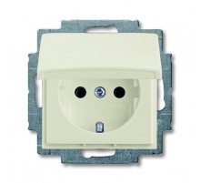 Розетка SCHUKO 16А 250В с защитными шторками, с крышкой, серия basic55, цвет chalet-белый  2CKA002111A0656  ABB