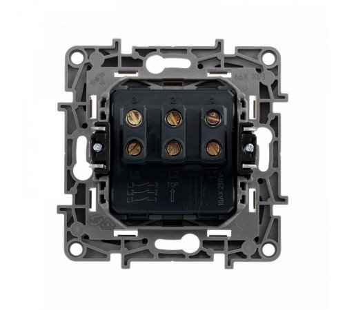 Etika Белый Выключатель 3-клавишный 10А 250В винтовые зажимы  672243  Legrand