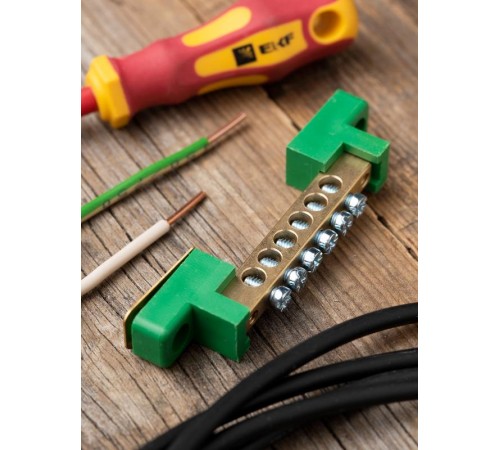 Шина "0" PE 6x9мм 6 отверстий латунь с контактной пластиной 2 зелёных угловых изолятора EKF PROximasn0-63-06-2-peEKF