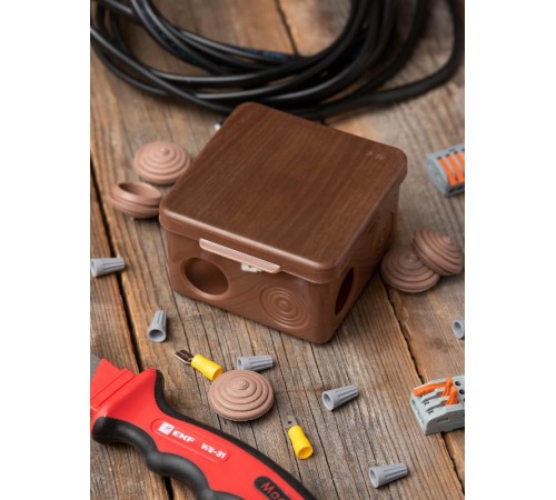 Коробка распределительная КМР-030-031 с крышкой (85х85х50) 7 мембранных вводов тёмное дерево IP54 EKF PROxima  plc-kmr-030-031-t  EKF