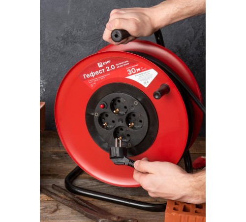 Удлинитель на катушке "Гефест 2.0" 4 гнезда 30м с заземлением и предохранителем КГ 3*2,5 16А/3,5кВт PROxima  UKG02-16-R325-4-30  EKF