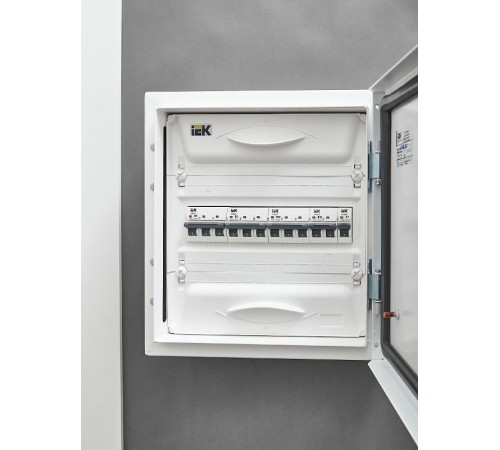 Выключатель автоматический трехполюсный M06N 3P D 40А 6кА ARMAT  AR-M06N-3-D040  IEK