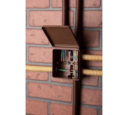 Коробка распределительная КМР-030-014 с крышкой (105х105х50), 8 мембранных вводов тёмное дерево IP54 EKF PROxima  plc-kmr-030-014-t  EKF