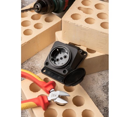 Розетка настенная с защитной крышкой каучуковая наклонная 230В 2P+PE 16A IP44 EKF PROximaRPS-019-16-230-44EKF