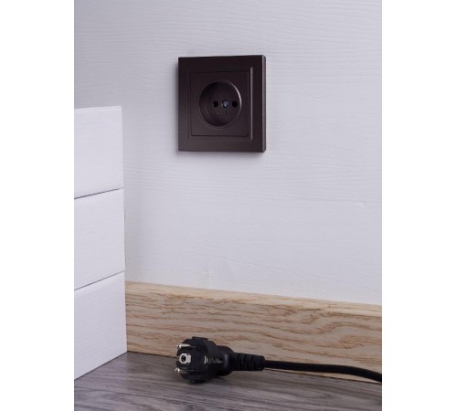 BRITE Розетка без заземления без шторок10А в сборе РСР10-1-0-БрТБ темная бронза  BR-R10-10-K45-F  IEK