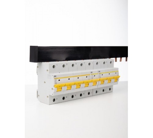 Шина соединительная PIN 3P 100А шаг 27 мм (дл. 1м)   YNS51-3-100  IEK