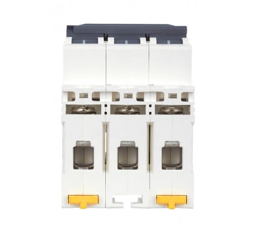 Выключатель автоматический трехполюсный M06N 3P B 3А 6кА ARMAT  AR-M06N-3-B003  IEK