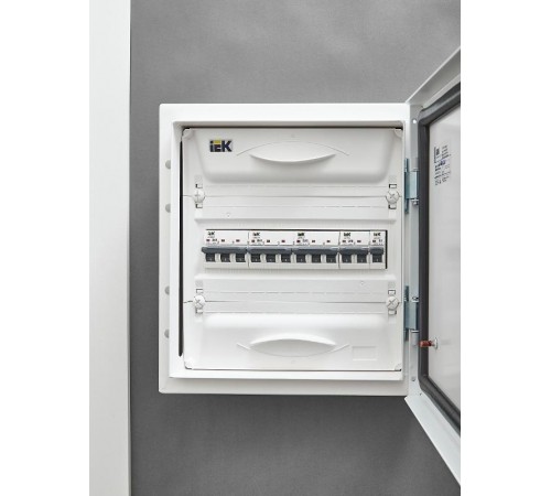 Выключатель автоматический трехполюсный M06N 3P B 40А 6кА ARMAT  AR-M06N-3-B040  IEK