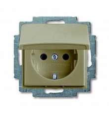 Розетка SCHUKO 16А 250В с защитными шторками, с крышкой, серия basic55, цвет шампань  2CKA002111A0653  ABB