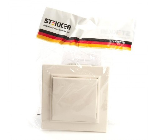 PST16-9012-02 Розетка 1-местная с/з с крышкой, 250В, 16А, серия Эрна, слоновая кость  39238  STEKKER