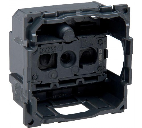 Celiane Мех Розетка 2К французский стандарт  067110  Legrand