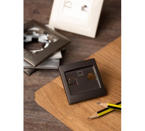 Валенсия лицевая панель розетки RJ-45 1-местная графит EKF PROxima   ESK01-L-035-60   EKF