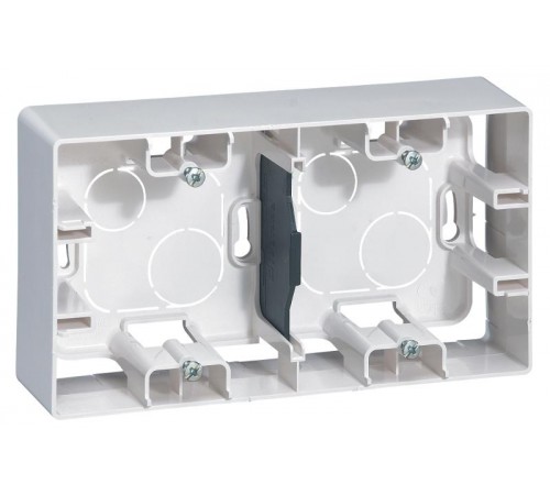 Etika Белый Коробка 2-ая накладной монтаж  672530  Legrand