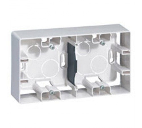 Etika Белый Коробка 2-ая накладной монтаж  672530  Legrand