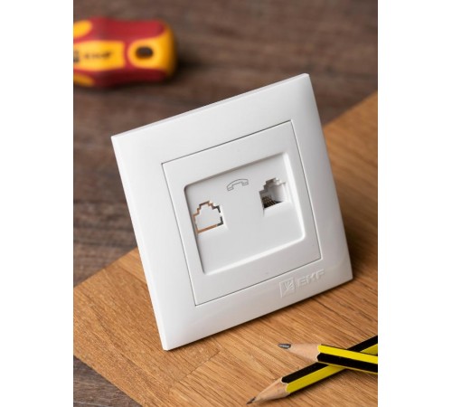 Валенсия розетка телефонная RG-11 1-местная белая EKF PROxima   EWT01-034-10   EKF