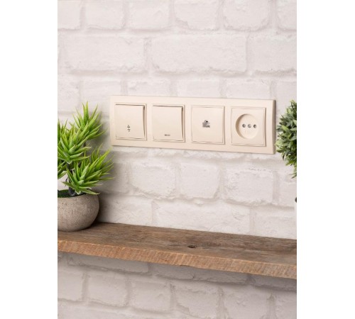 Рамка 4-местная горизонтальная бежевый Минск EKFERM-G-304-20EKF