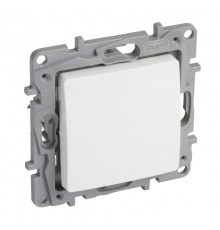 Etika Белый Переключатель промежуточный 1-клавишный, винтовые клеммы, 10AX, 250 В  672209  Legrand