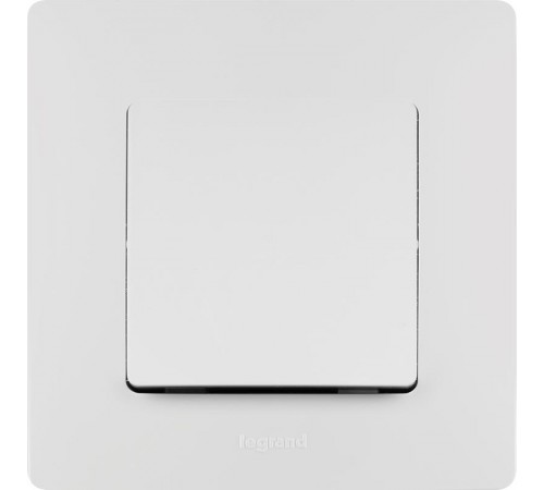 Etika Белый Переключатель промежуточный 1-клавишный, винтовые клеммы, 10AX, 250 В  672209  Legrand