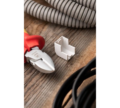 Угол внешний (25х16) (4 шт) Plast EKF PROxima Белыйobw-25-16x4EKF