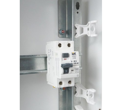 Выключатель дифференциальный (УЗО) R10N 2P 40А 100мА тип AC ARMAT  AR-R10N-2-040C100  IEK