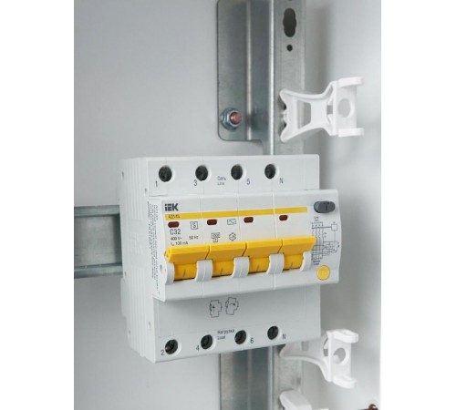 Выключатель автоматический дифференциального тока АД14S 4п 32А C 100мА тип AC (5 мод)  MAD13-4-032-C-100  IEK