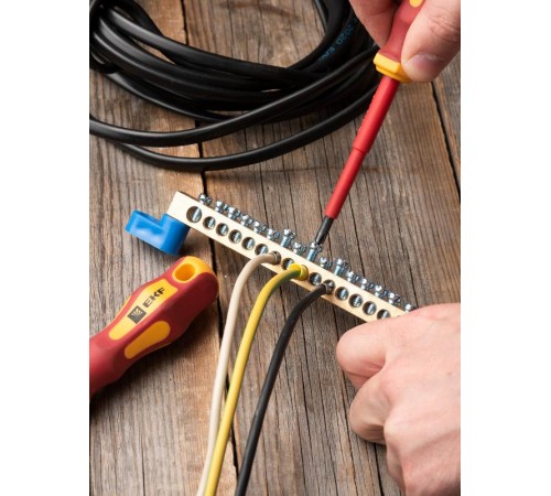 Шина "0" N (8х12мм) 16 отверстий латунь 2 синих угловых изолятора EKF PROxima  sn0-125-16-2  EKF